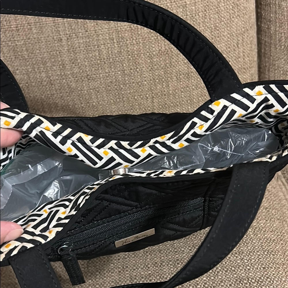 Vera Bradley Black Quilted Shoulder Bag with Diamond Stitching - Picture 5 of 7